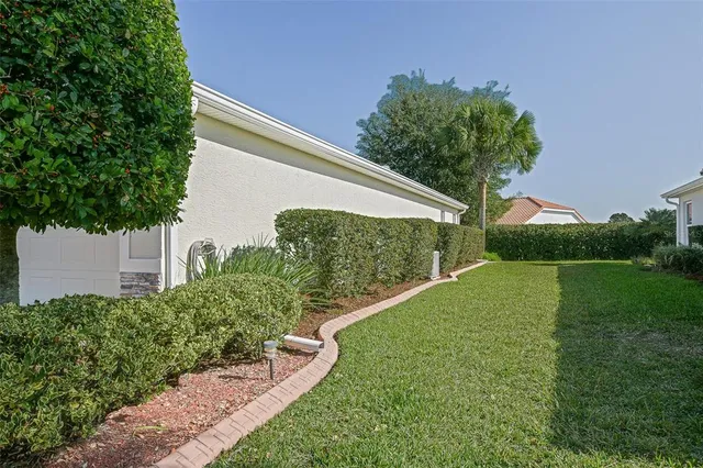 $384,500 | 10158 Julia Isles Avenue, Oxford, FL 34484