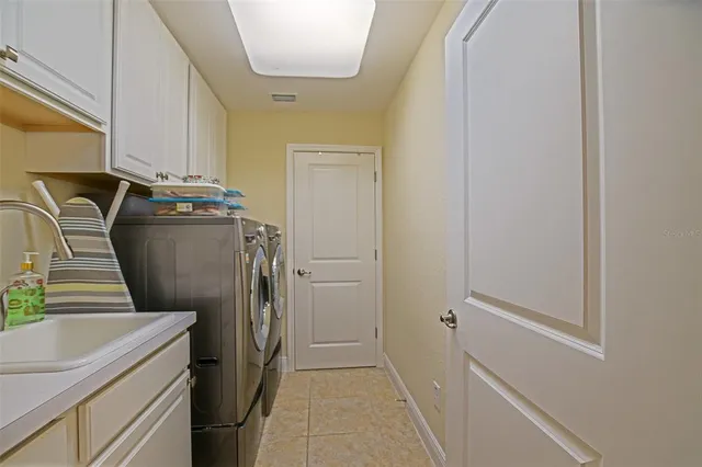 $384,500 | 10158 Julia Isles Avenue, Oxford, FL 34484