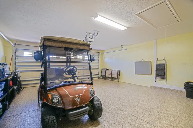 $384,500 | 10158 Julia Isles Avenue, Oxford, FL 34484