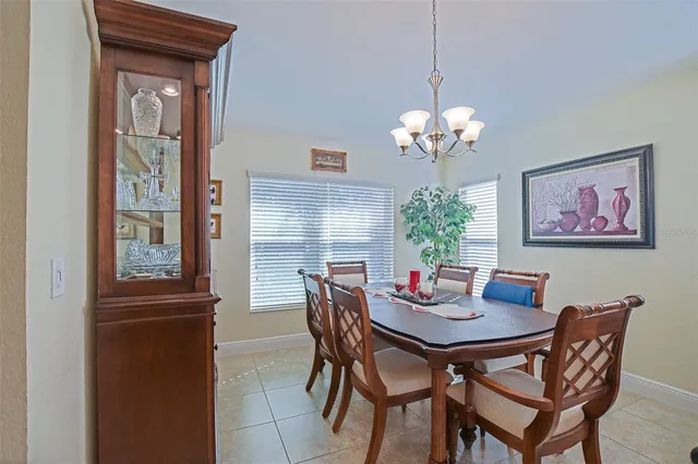 $384,500 | 10158 Julia Isles Avenue, Oxford, FL 34484