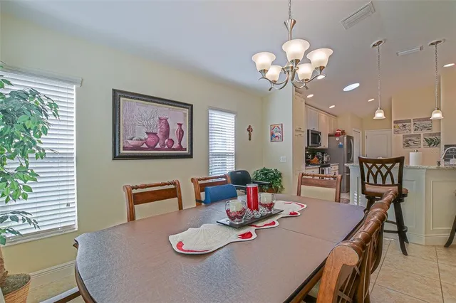 $384,500 | 10158 Julia Isles Avenue, Oxford, FL 34484