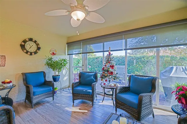 $384,500 | 10158 Julia Isles Avenue, Oxford, FL 34484