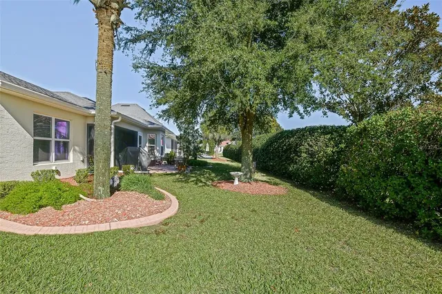 $384,500 | 10158 Julia Isles Avenue, Oxford, FL 34484