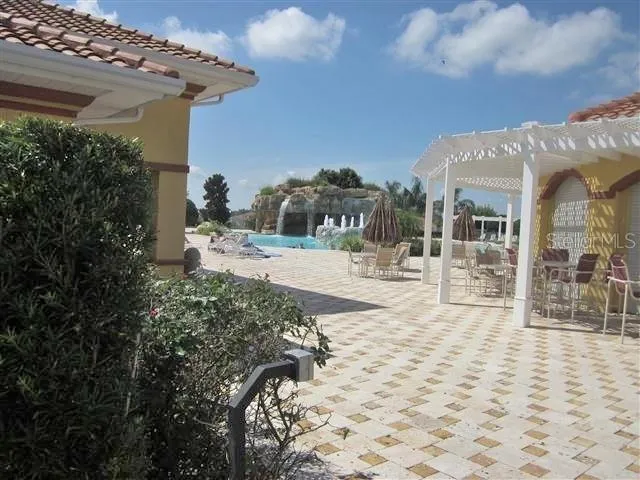 $384,500 | 10158 Julia Isles Avenue, Oxford, FL 34484