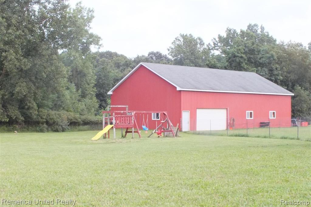 3721 Chase Lake Road Howell, MI 48855 - Photo 6 of 31