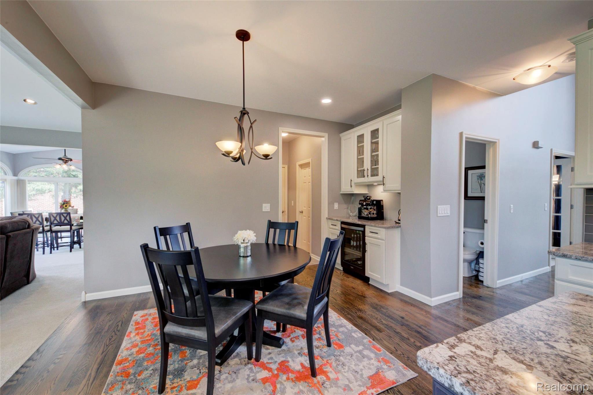 6649 Kennesaw Road Canton, MI 48187 - Photo 23 of 61 22 Eat In Area.jpg