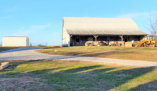 $394,000 | 2950 Mt Zion Road, Vienna, IL 62995