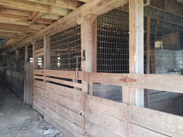 a view of lot of washer and dryer