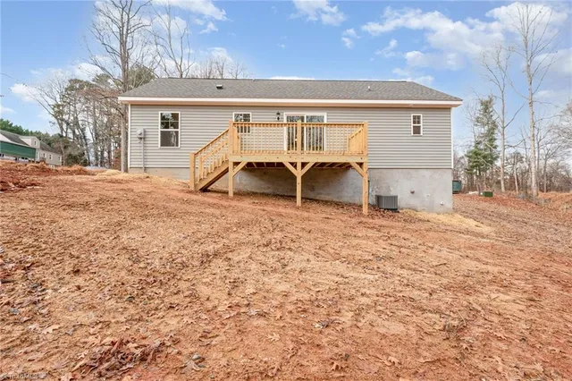 $289,900 | 122 Lake Street, Jonesville, NC 28642