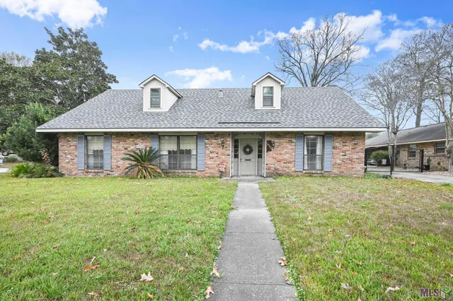 $399,000 | 1090 Colonial Drive, Baton Rouge, LA 70806