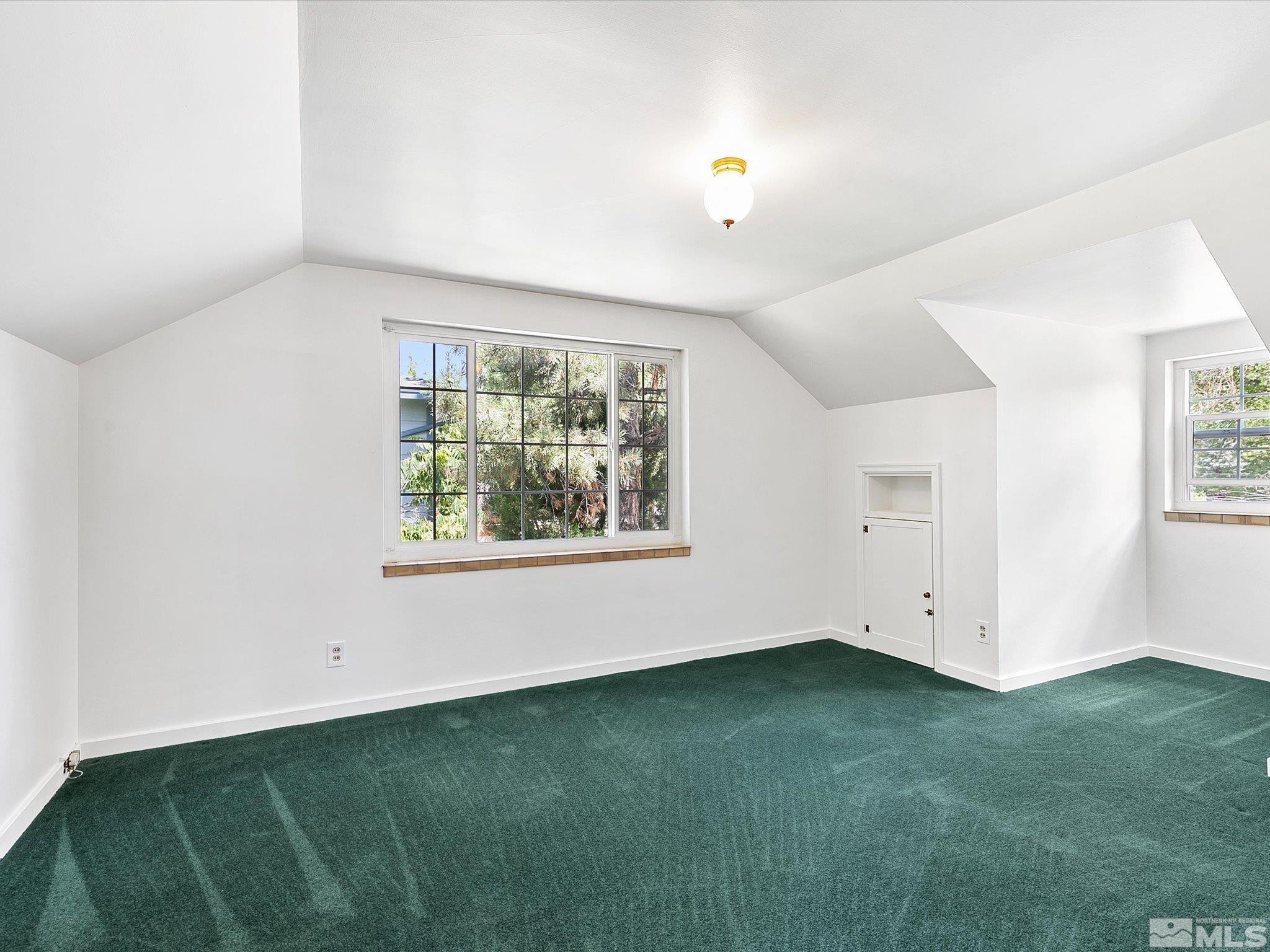 811 Washington Street Reno, NV 89503 - Photo 16 of 35 an empty room with a window