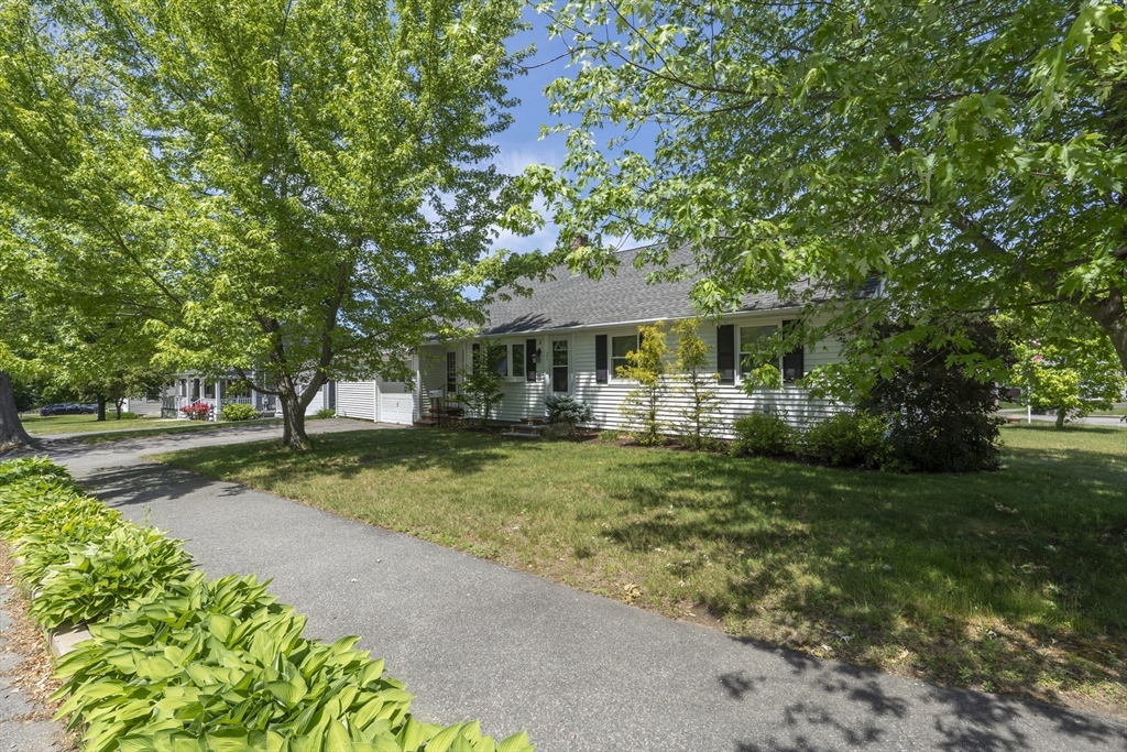 23 Portland Road Braintree, MA 02184 - Photo 2 of 42