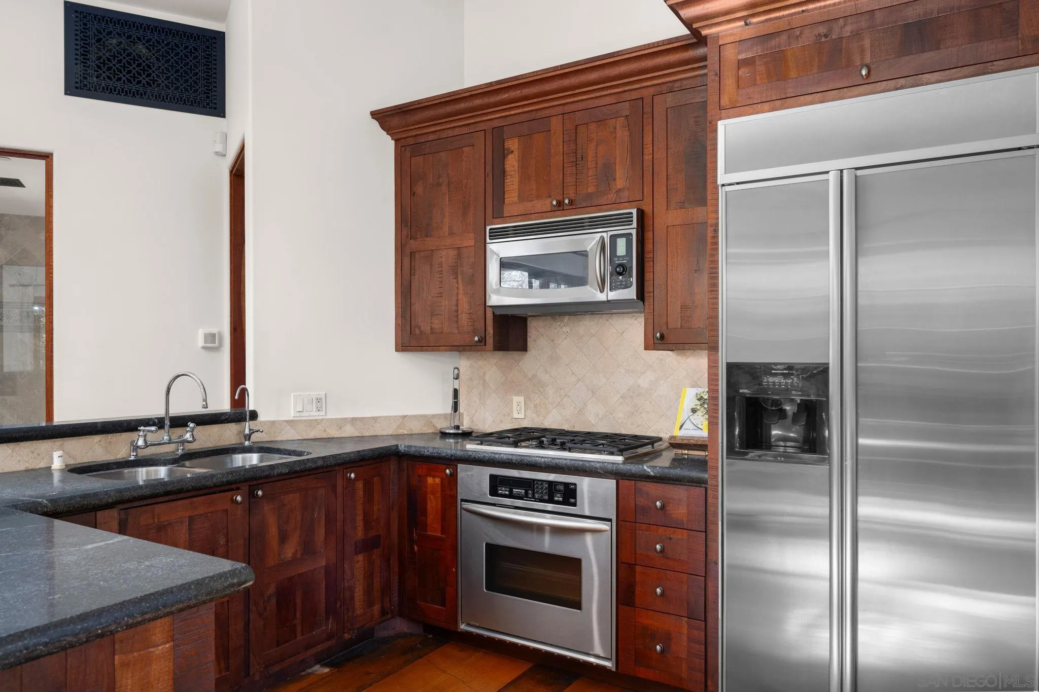 4505 La Noria Rancho Santa Fe, CA 92067 - Photo 23 of 28 Guest/Maid