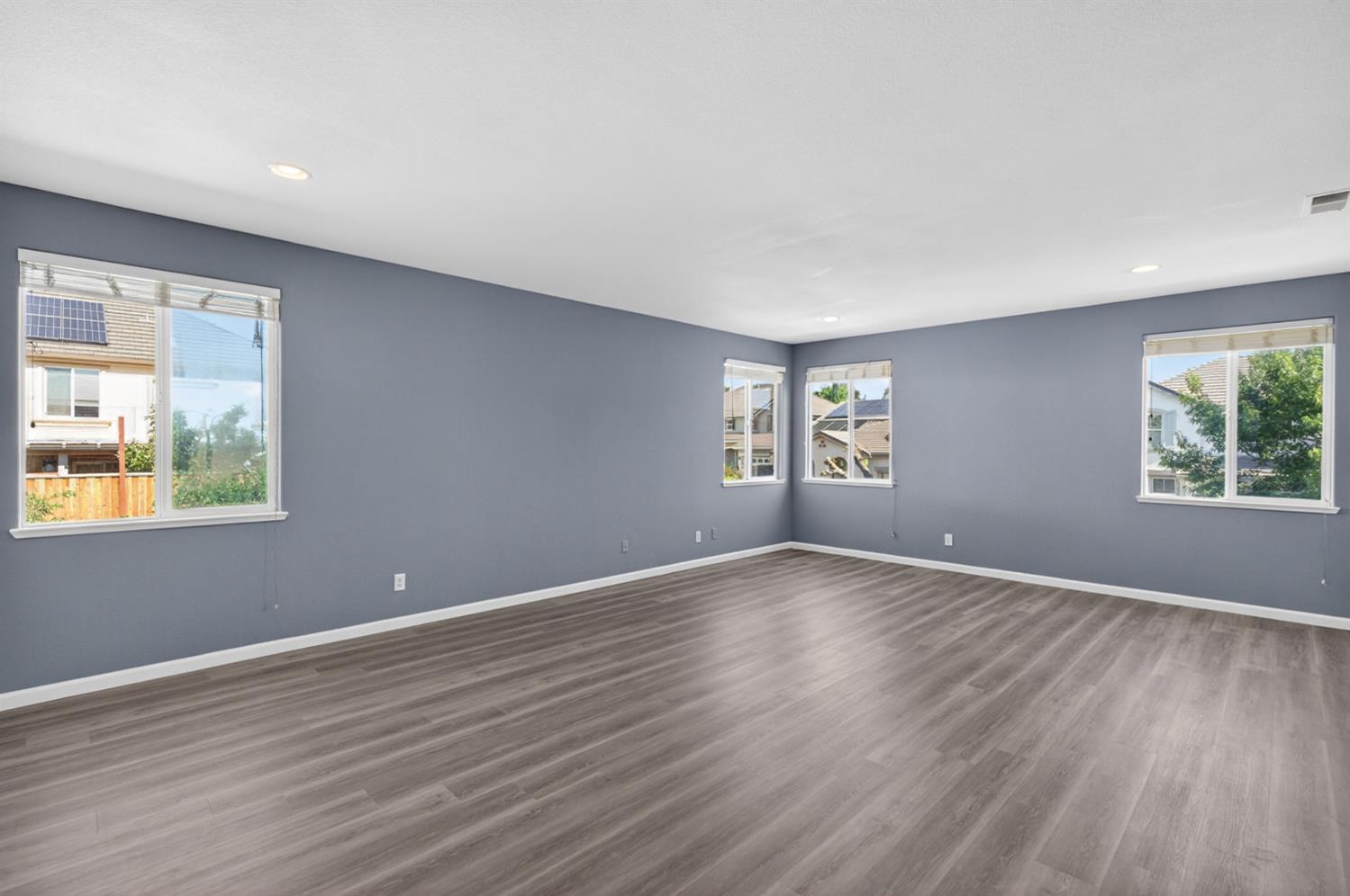 9234 Rushing Creek Way Elk Grove, CA 95624 - Photo 36 of 63