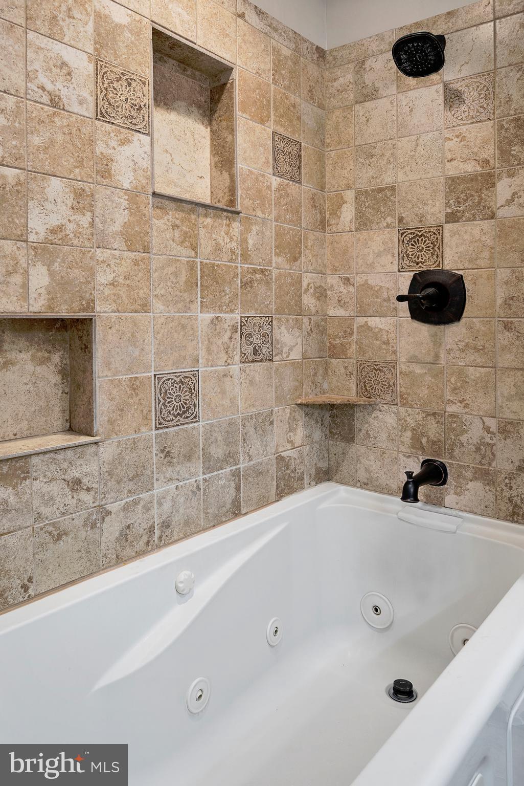 104 Eastfield Road Newark, DE 19713 - Photo 14 of 25 Whirlpool Tub/Custom Tile