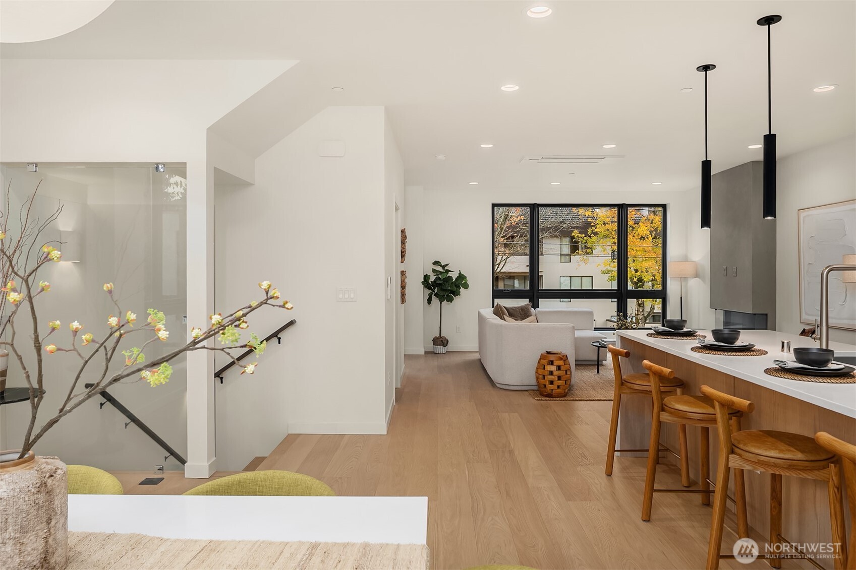 419 99th Avenue Northeast Bellevue, WA 98004 - Photo 12 of 37