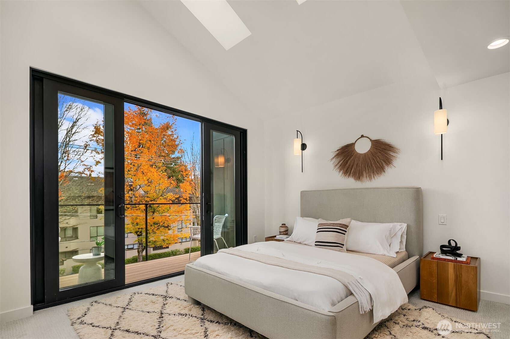 419 99th Avenue Northeast Bellevue, WA 98004 - Photo 17 of 37