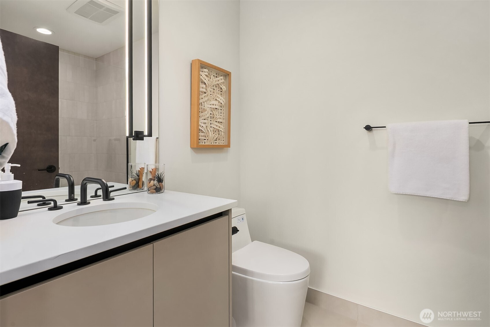 419 99th Avenue Northeast Bellevue, WA 98004 - Photo 23 of 37