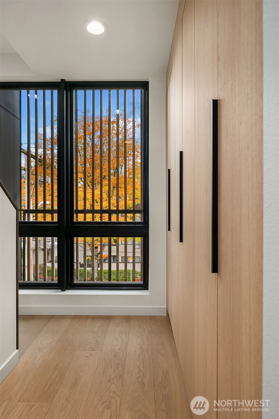 419 99th Avenue Northeast Bellevue, WA 98004 - Photo 25 of 37