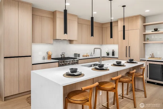 $2,049,000 | 419 99th Avenue Northeast, Bellevue, WA 98004