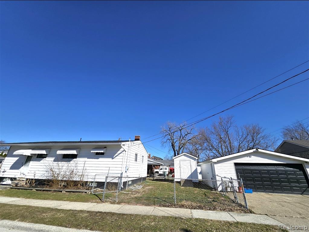 16830 Stephens Road Eastpointe, MI 48021 - Photo 6 of 30