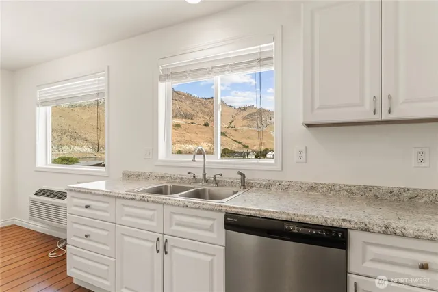 $975,000 | 15 East Shore Court, Orondo, WA 98843