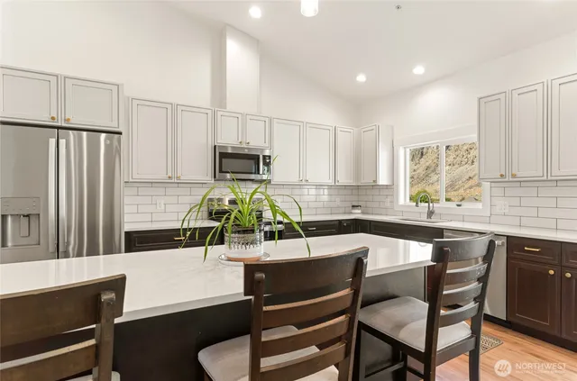 $975,000 | 15 East Shore Court, Orondo, WA 98843