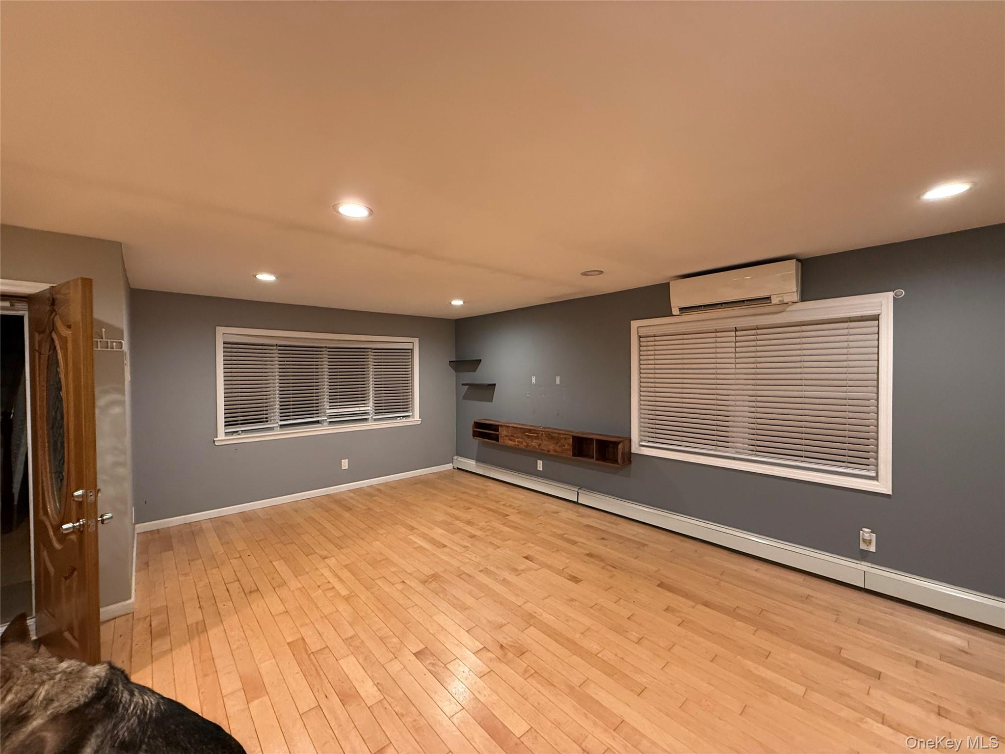 65 Morning Glory Road Levittown, NY 11756 - Photo 2 of 26