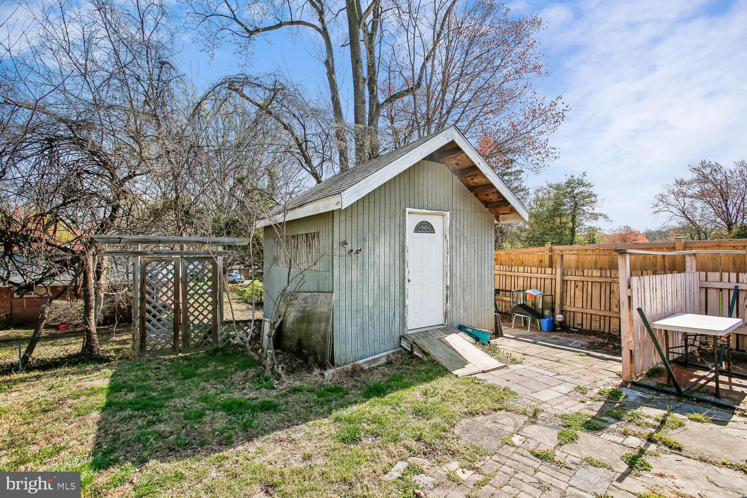 3610 Parklane Road Fairfax, VA 22030 - Photo 17 of 55 Shed