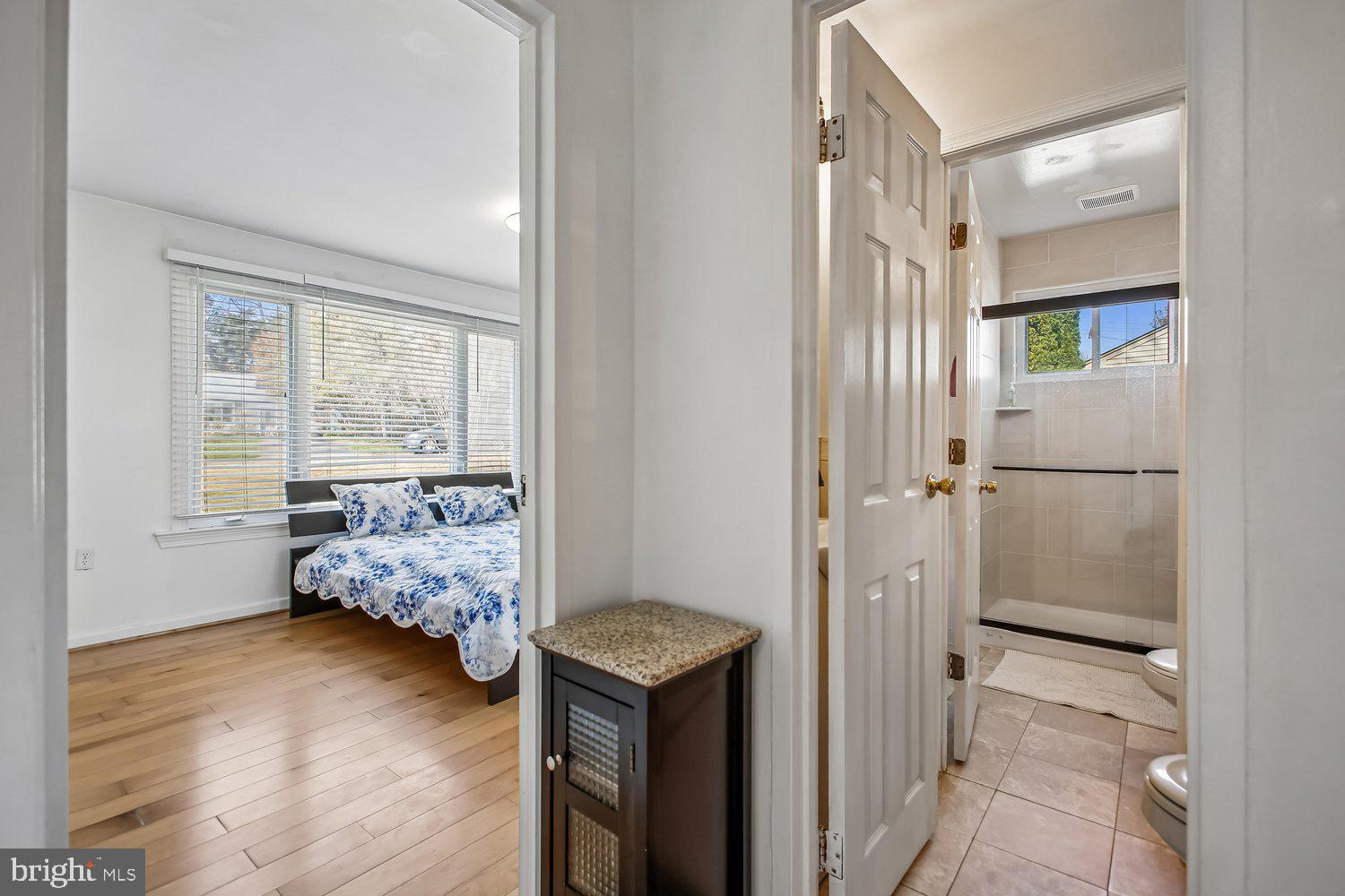3610 Parklane Road Fairfax, VA 22030 - Photo 40 of 55 a bedroom with a bed and a window