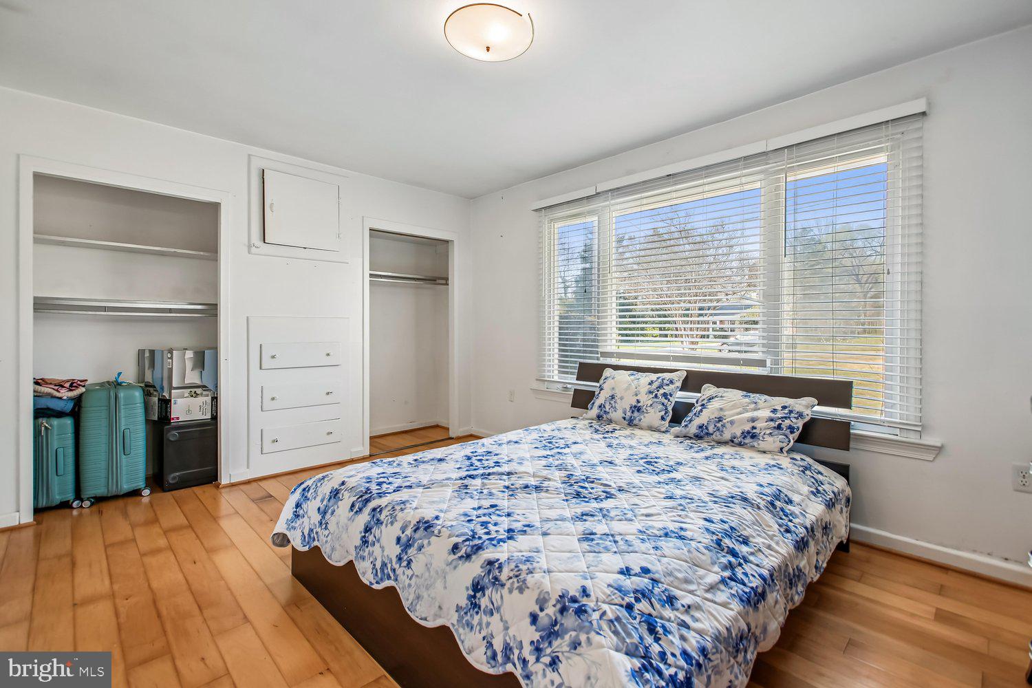 3610 Parklane Road Fairfax, VA 22030 - Photo 43 of 55 a bedroom with a bed and a dresser