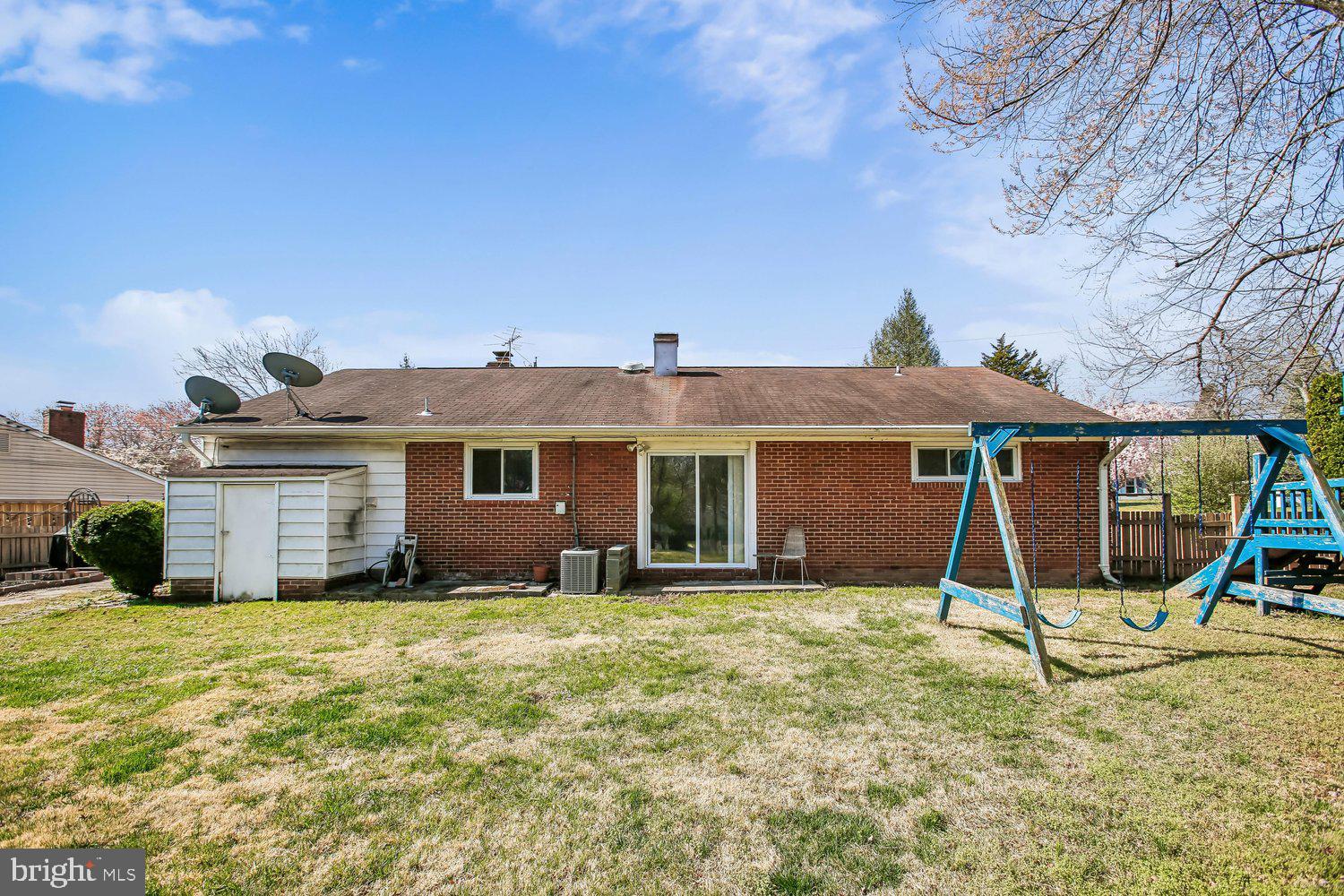 3610 Parklane Road Fairfax, VA 22030 - Photo 8 of 55 a house view with a backyard space