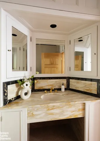 $13,900,000 | 57 East 74th Street | Lenox Hill