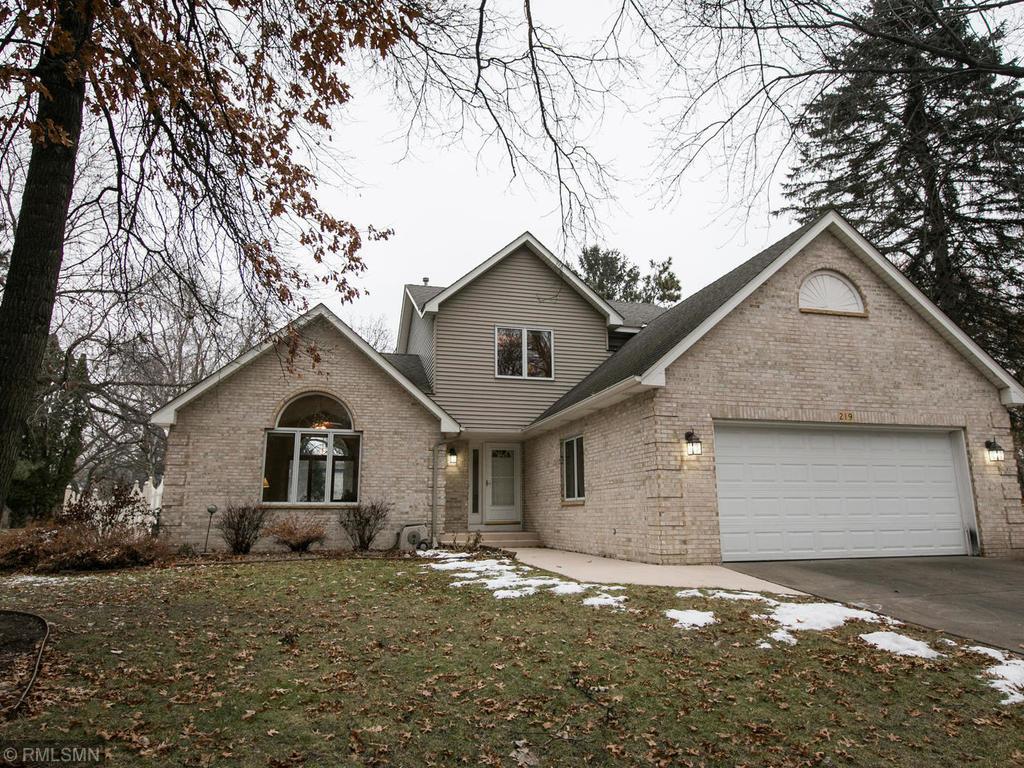 219 Wewers Road Roseville, MN 55113 - Photo 1 of 24 Gallery Image 1