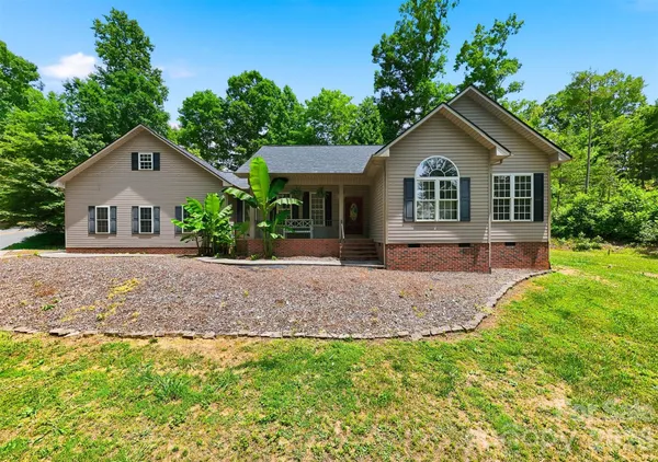 $435,000 | 1395 Robinhood Drive, Morganton, NC 28655