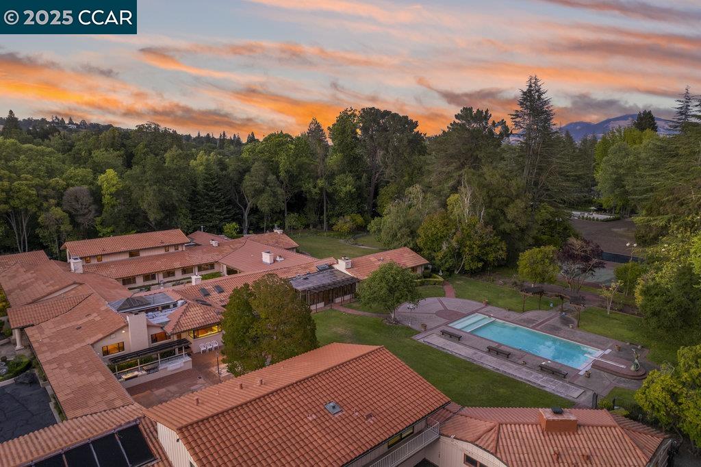 940 Reliez Station Lane Lafayette, CA 94549 - Photo 20 of 53 a view of a terrace with a garden