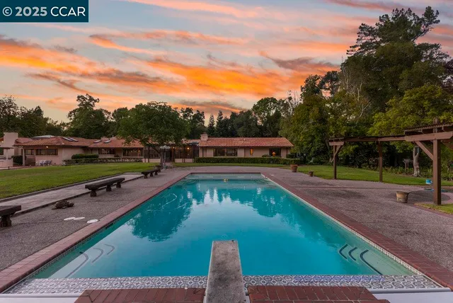 $6,250,000 | 940 Reliez Station Lane, Lafayette, CA 94549