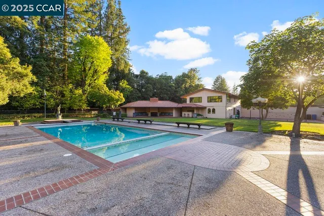 $6,250,000 | 940 Reliez Station Lane, Lafayette, CA 94549