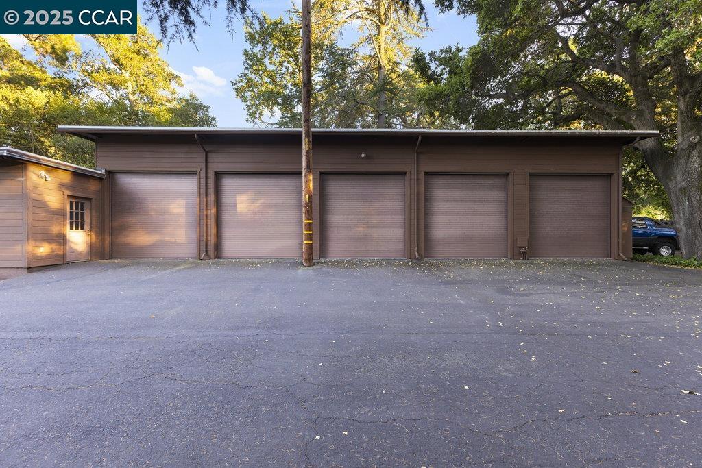 940 Reliez Station Lane Lafayette, CA 94549 - Photo 43 of 53 a view of an outdoor space