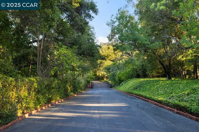 $6,250,000 | 940 Reliez Station Lane, Lafayette, CA 94549