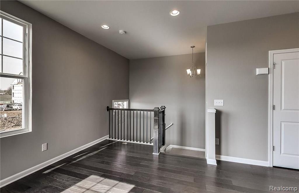 2678 Helmsdale Circle Rochester Hills, MI 48307 - Photo 4 of 26
