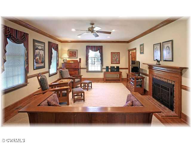 2530 Federal Hill Farms Road Powhatan, VA 23139 - Photo 5 of 12 Den/Family/Great Room - Family Room w/Gas FP & Access to Screened Porch