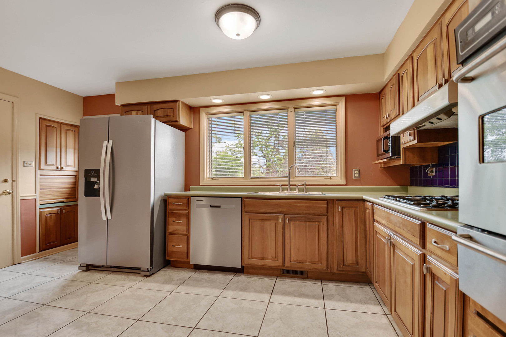 18751 Kings Road Homewood, IL 60430 - Photo 15 of 46 Gallery Image 15