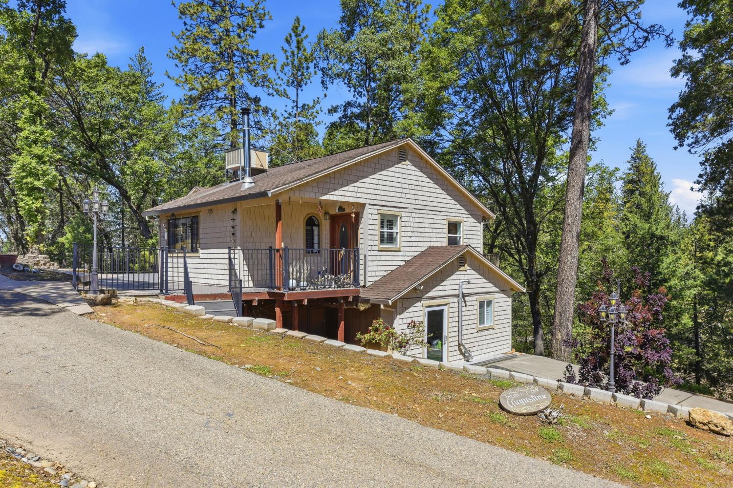 view of front of house with a porch