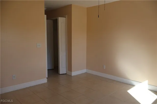 $1,800 | 3805 22nd Street Southwest, Lehigh Acres, FL 33976