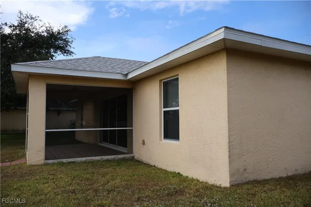 $1,800 | 3805 22nd Street Southwest, Lehigh Acres, FL 33976