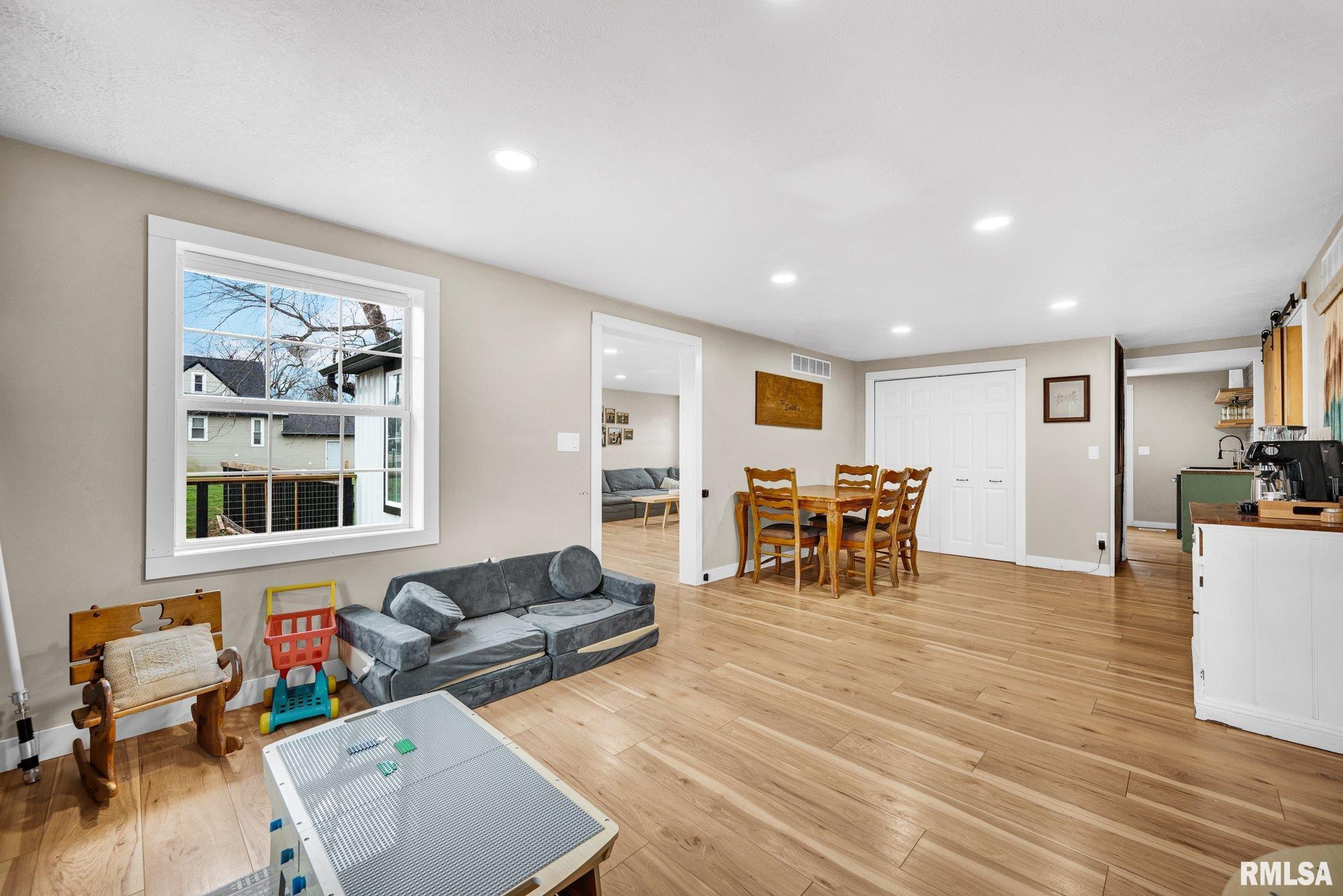 607 East Main Street La Fayette, IL 61449 - Photo 11 of 40