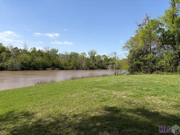 $224,500 | 21967 Waterfront E Drive, Maurepas, LA 70449