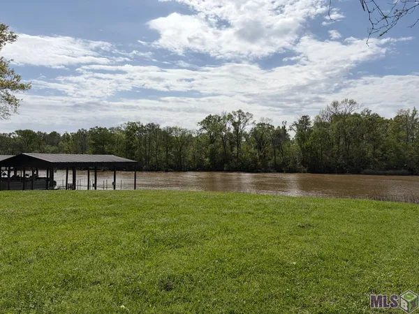 $224,500 | 21967 Waterfront E Drive, Maurepas, LA 70449