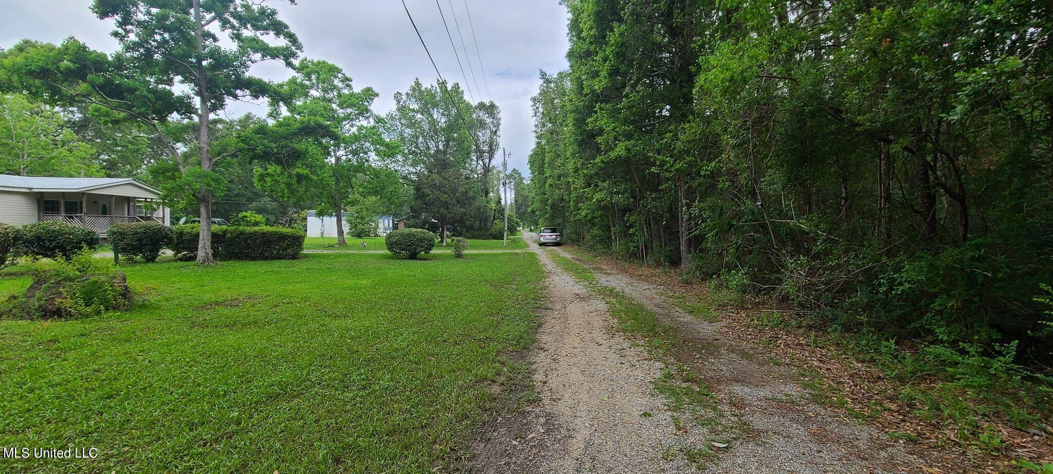 13623 John Clark Road Gulfport, MS 39503 - Photo 5 of 11 188752811_1169541020135131_1818503895439